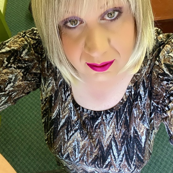 Meet your Posher - Picture 1 of 5